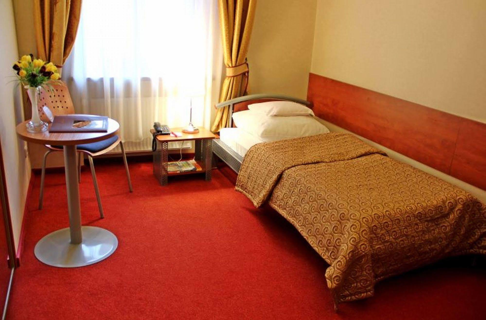 Hotel Europa Kalisz  Luaran gambar